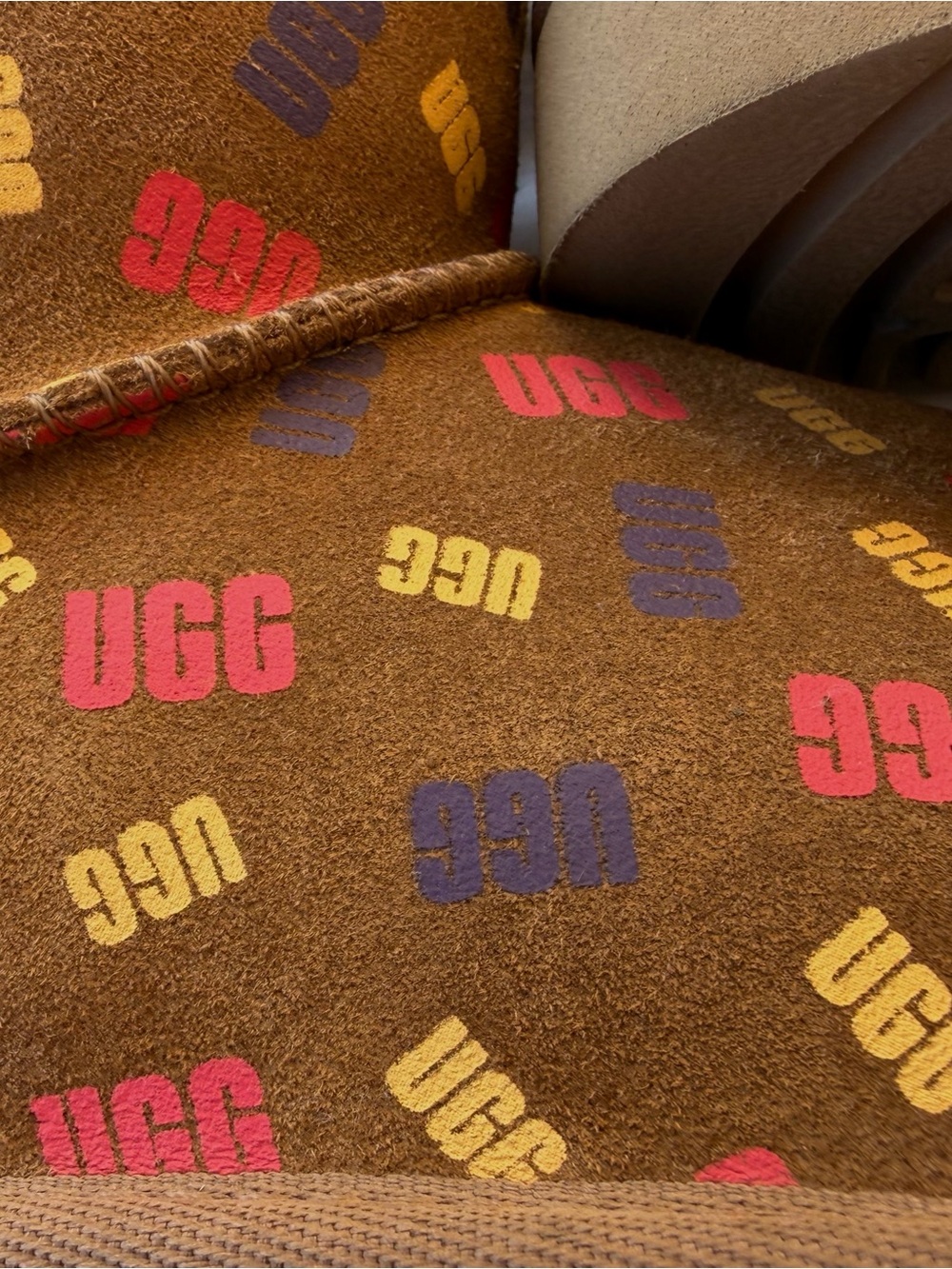 UGG Kids Like New!! Jona Confetti Logo Suede Boots Sz 3 - Picture 5 of 11
